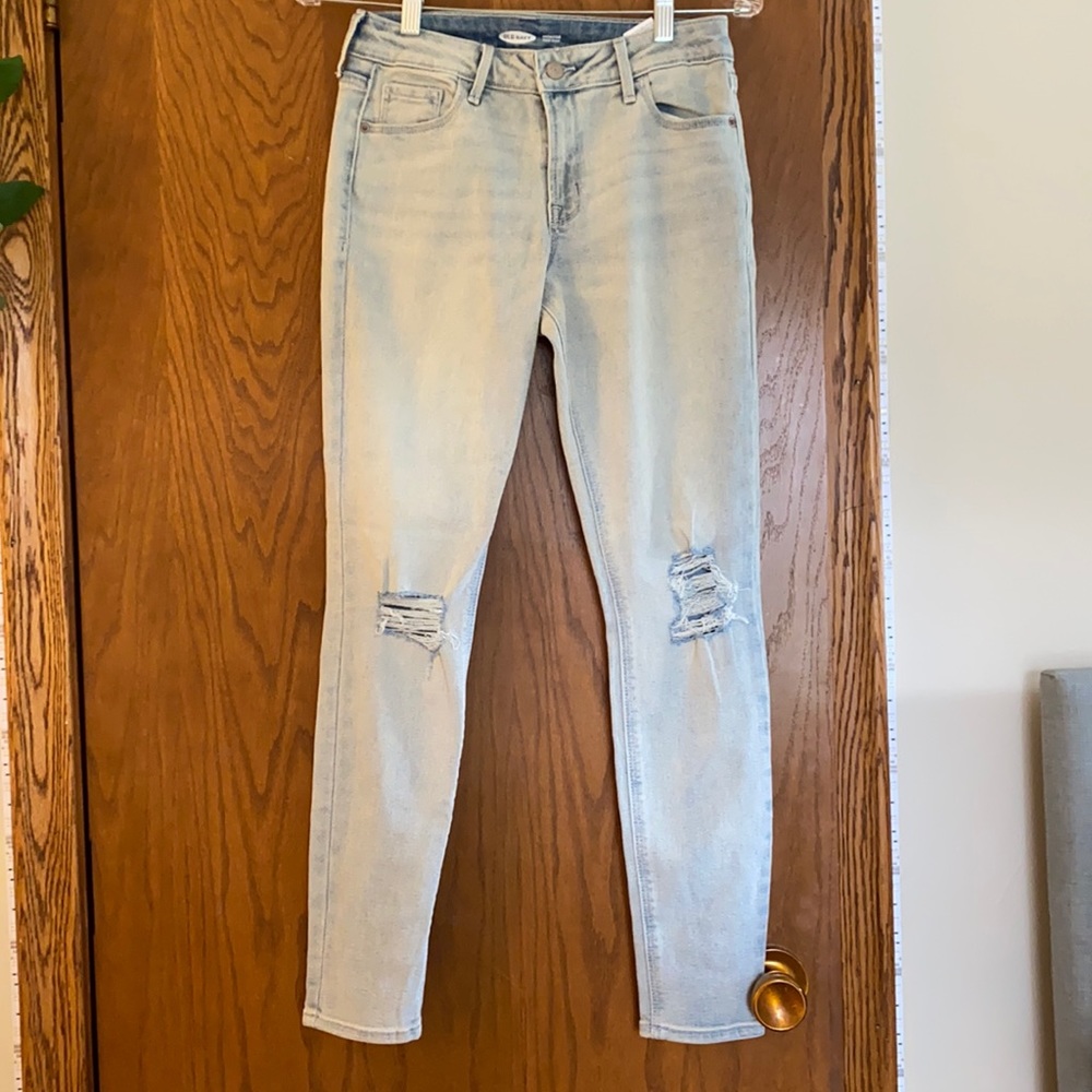 Light washed skinny jeans